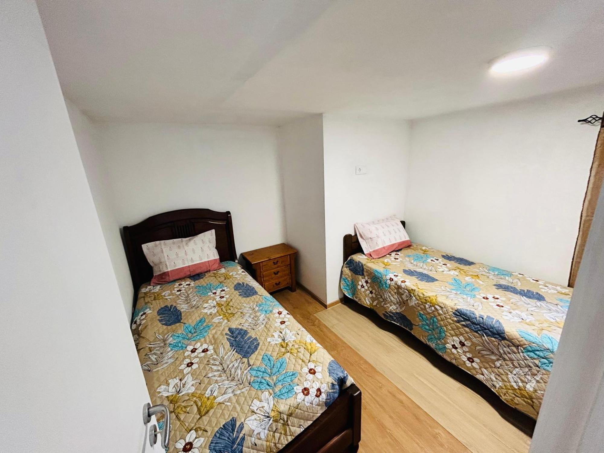 Vitoria Japji Guest House Esmeriz מראה חיצוני תמונה