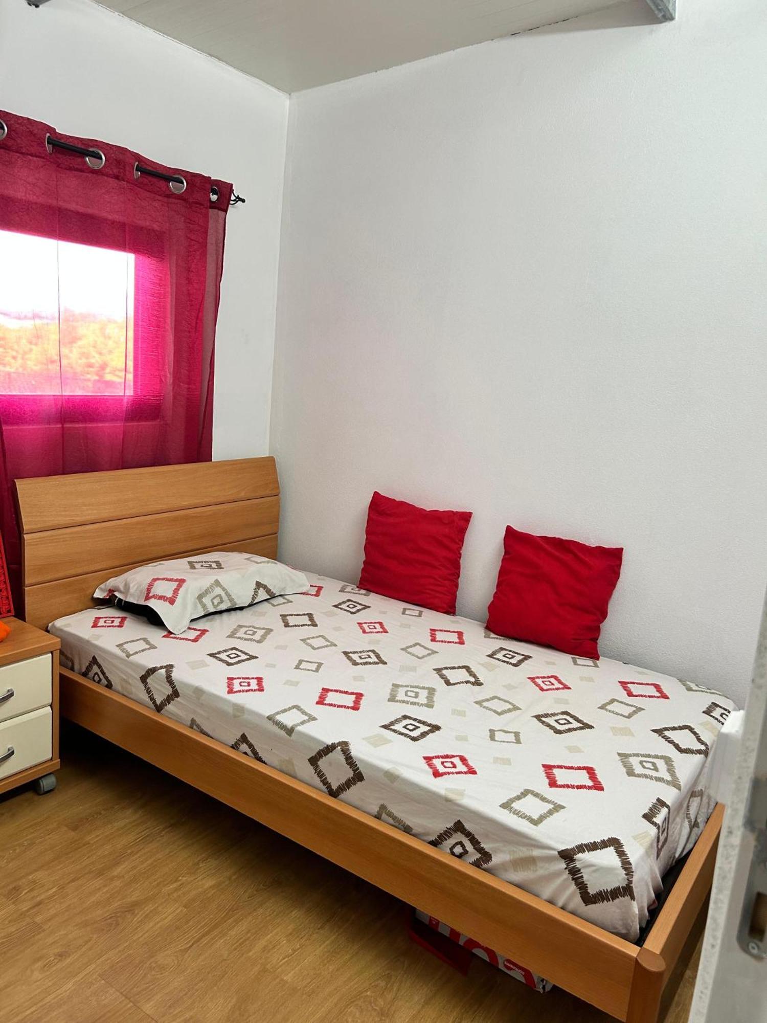 Vitoria Japji Guest House Esmeriz מראה חיצוני תמונה